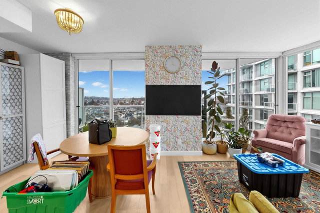 1510 - 2220 Kingsway