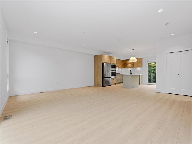 30 - 20335 70a Avenue