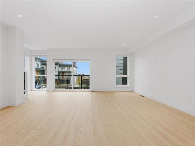 30 - 20335 70a Avenue