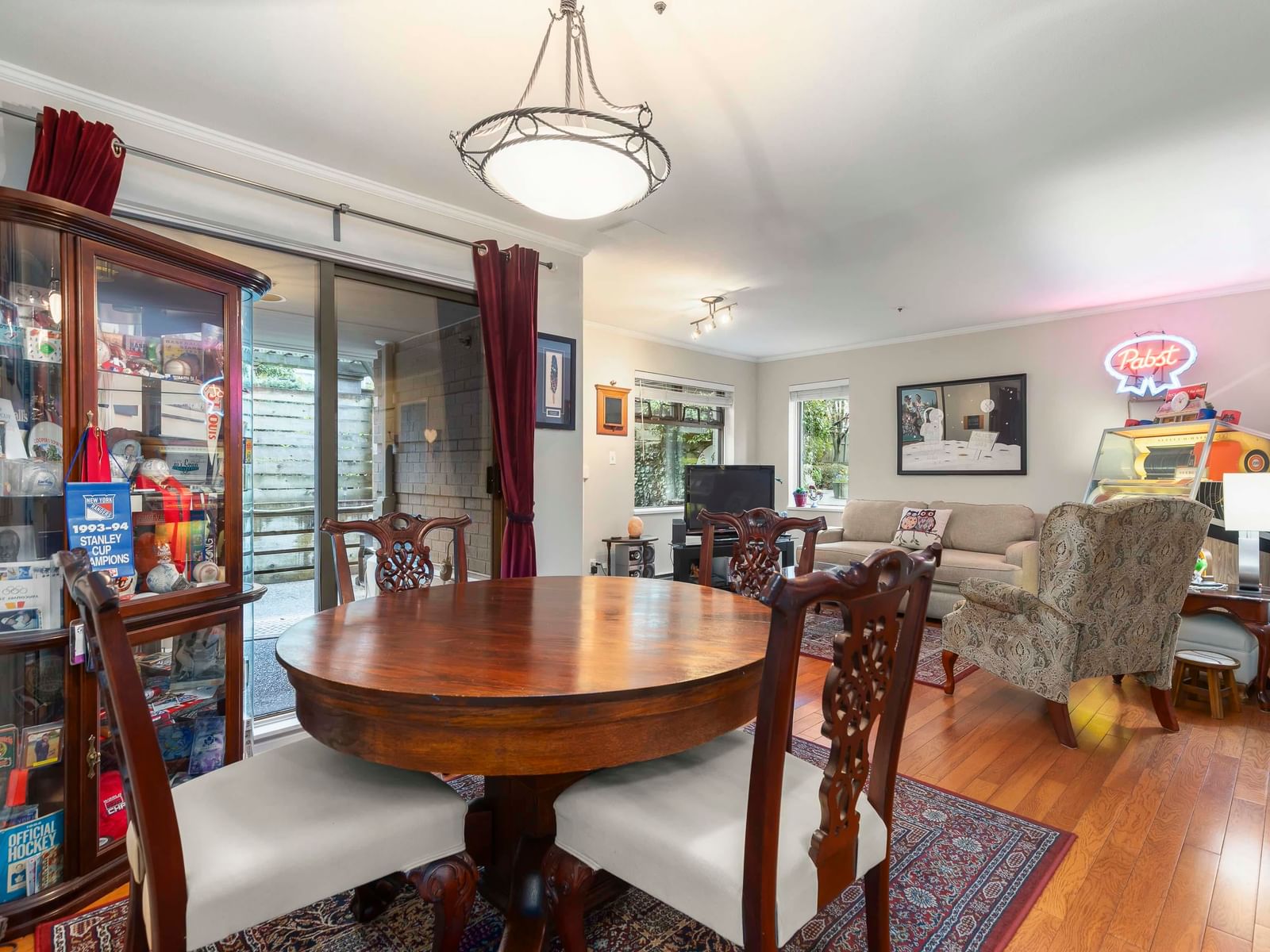 Listing Image 10