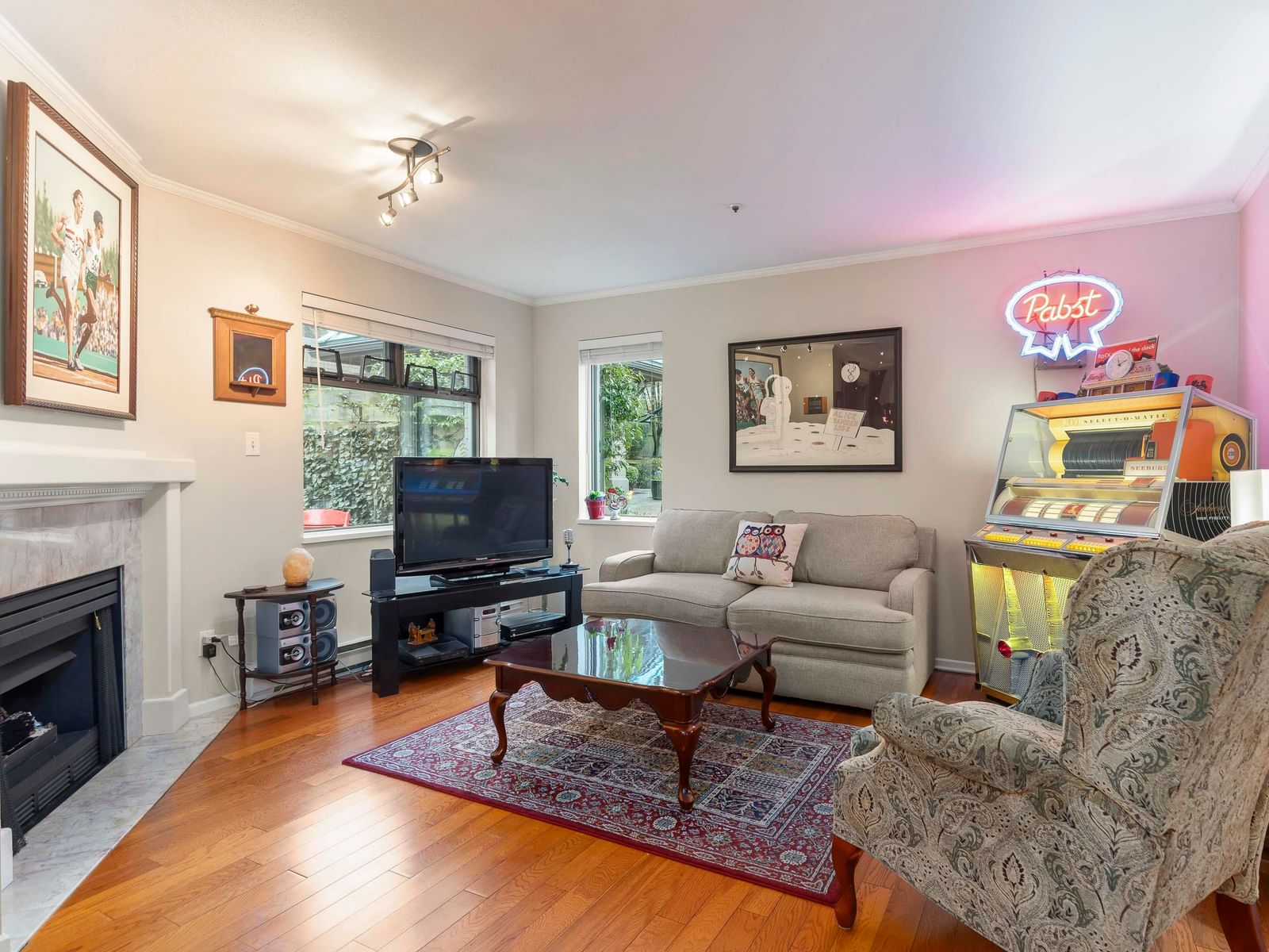 Listing Image 9