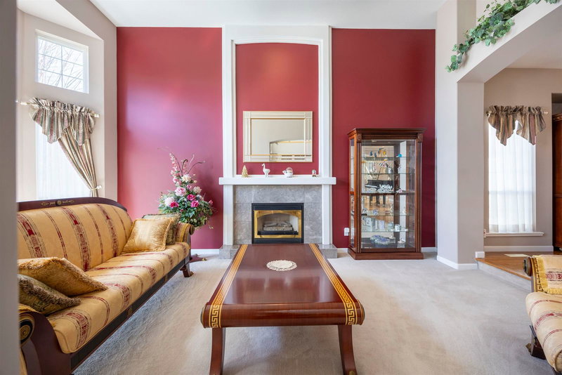 2551 Sapphire Place, Coquitlam, V3E 2Z1 | Image 2