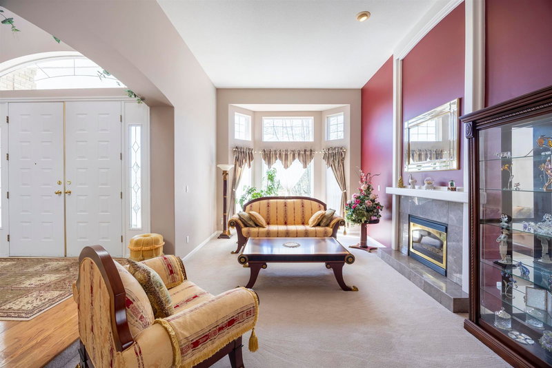 2551 Sapphire Place, Coquitlam, V3E 2Z1 | Image 3