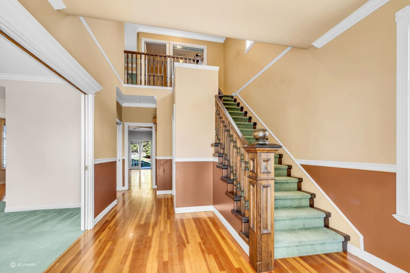 Listing Image 5