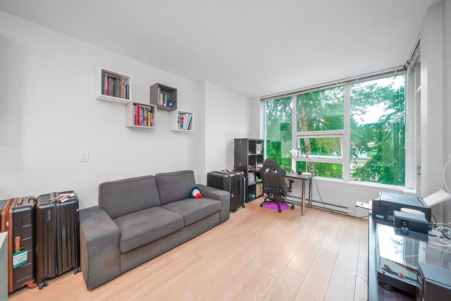 304 - 530 Whiting Way