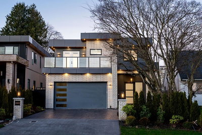 15569 Oxenham Avenue | White Rock | Image