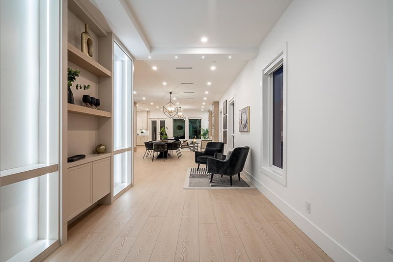 15569 Oxenham Avenue, White Rock, V4B 2J2 | Image 3