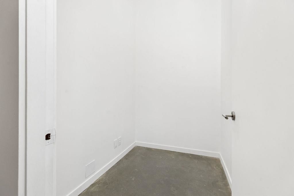 Listing Image 28