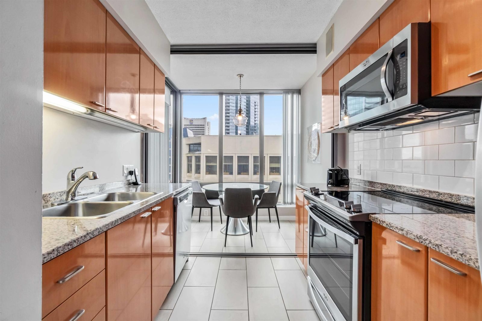 Listing Image 10