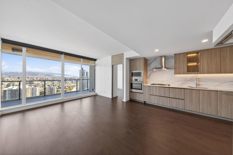 4890 Lougheed Highway #3008, Burnaby, British Columbia