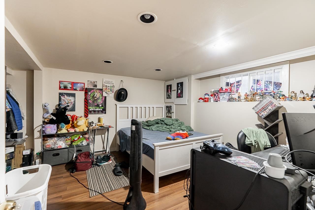 Listing Image 16