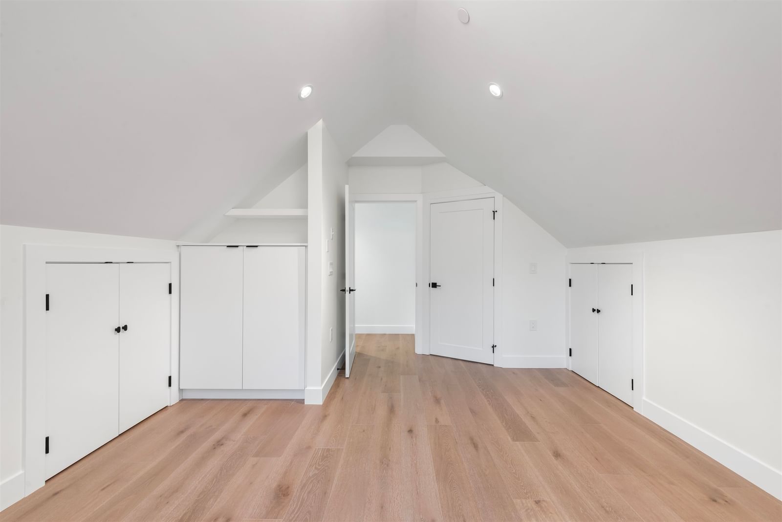 Listing Image 30