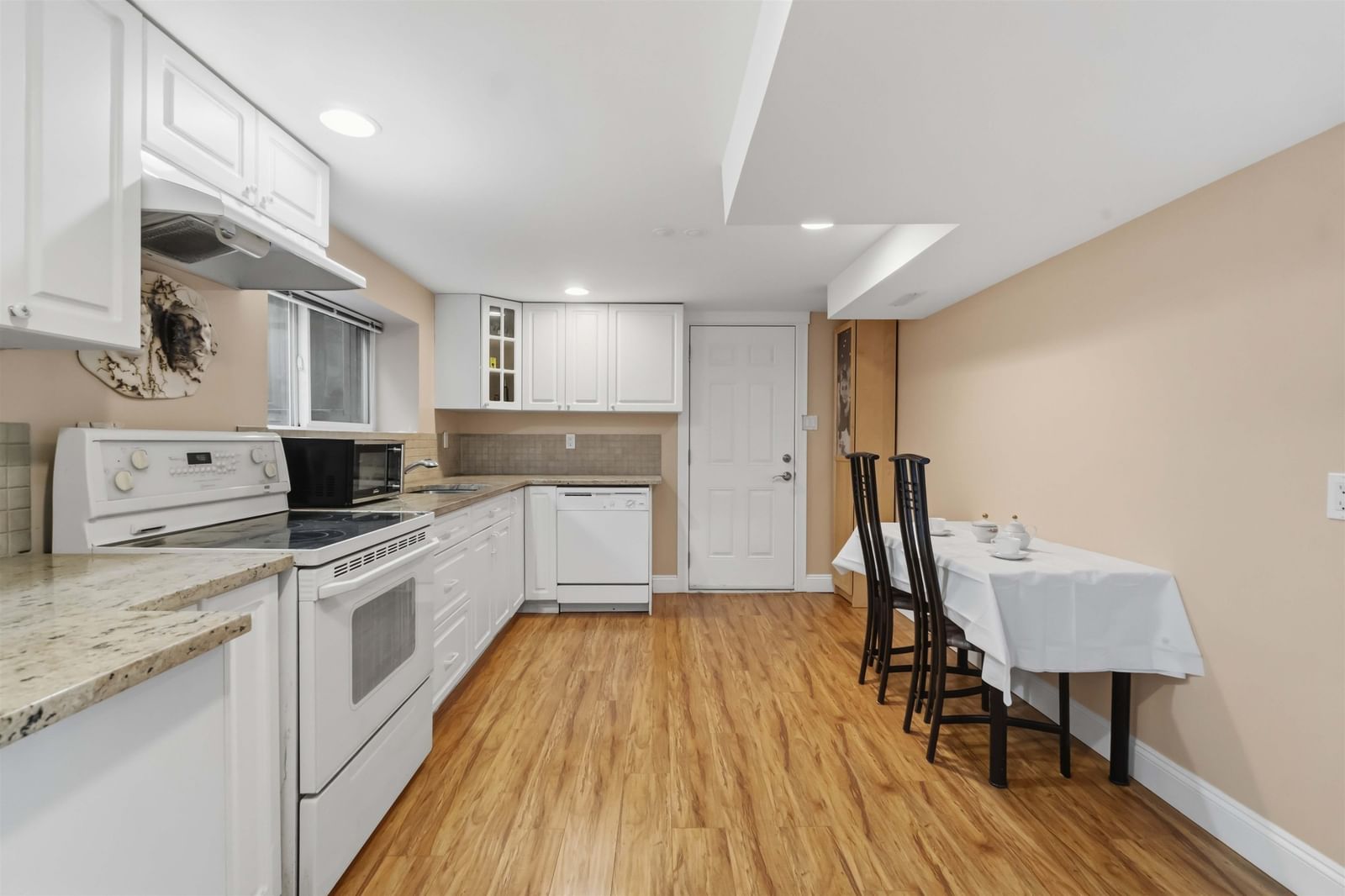 Listing Image 18