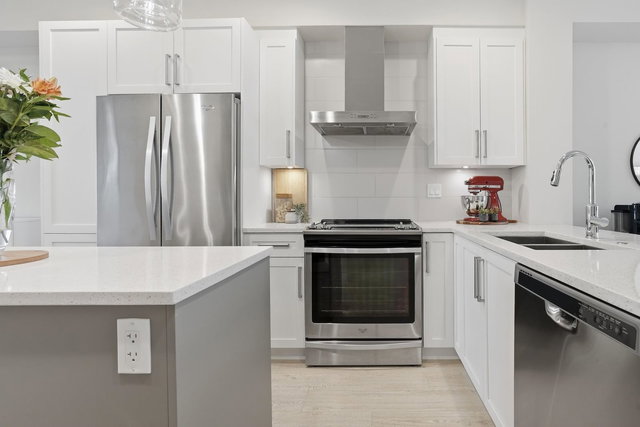 43 - 20498 82 Avenue