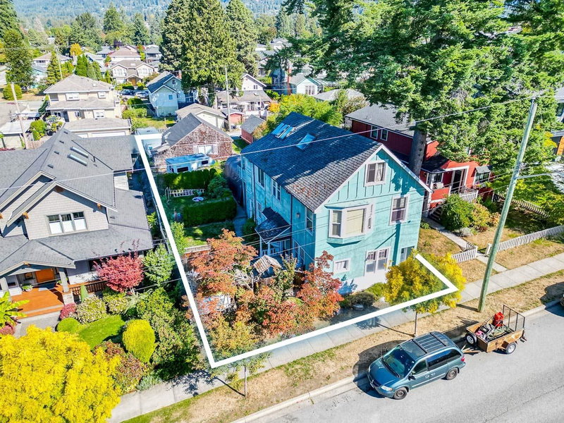 352 15th Street W