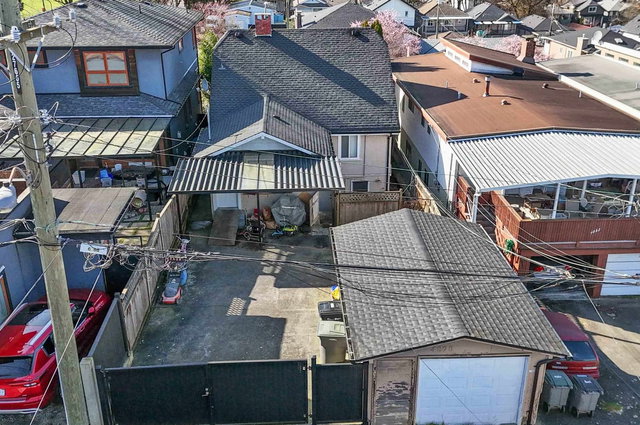 4890 Dumfries Street