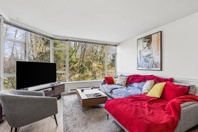 308 - 1327 Keith Road E