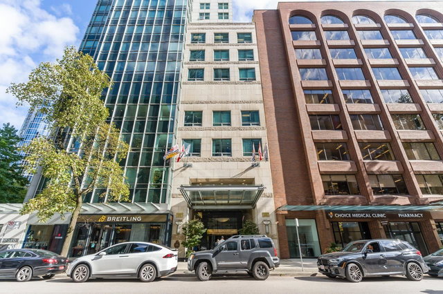 1402 - 837 Hastings Street W