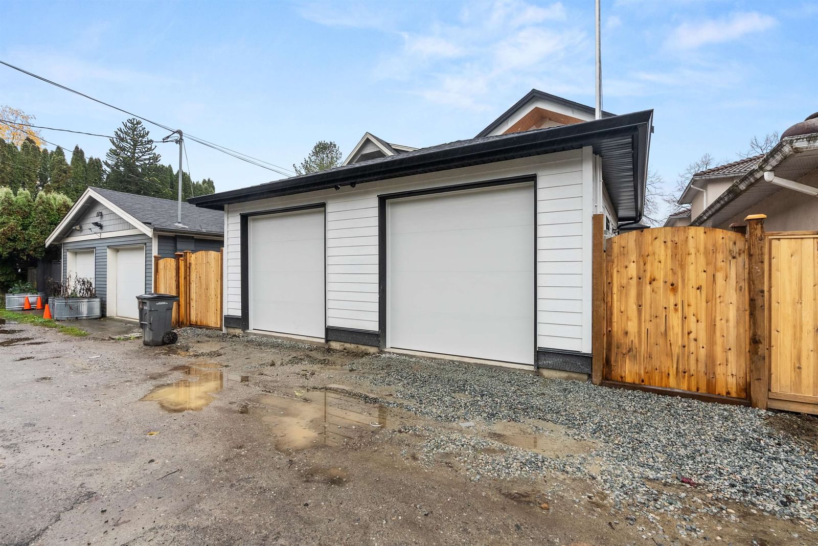 Listing Image 17