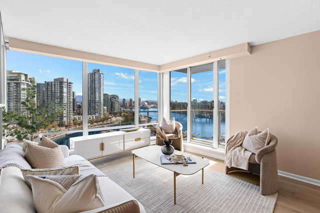 1601 - 1228 Marinaside Crescent