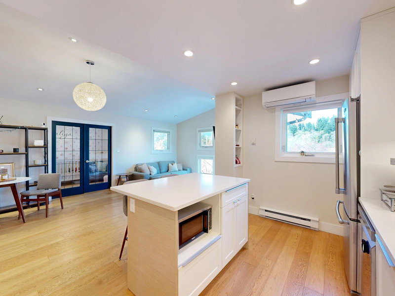 304 - 1528 Bowser Avenue, North Vancouver, V7P 2Y3 | Image 3