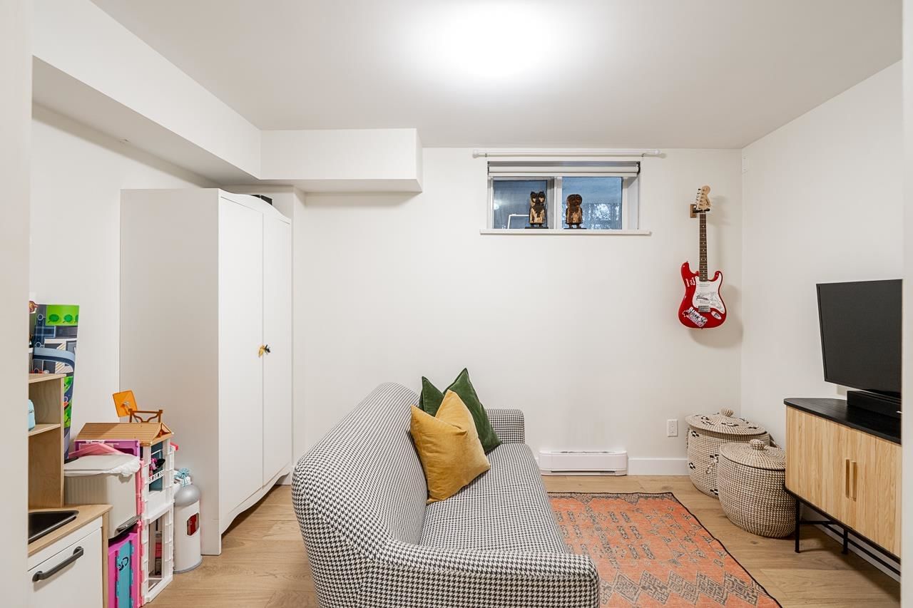 Listing Image 18