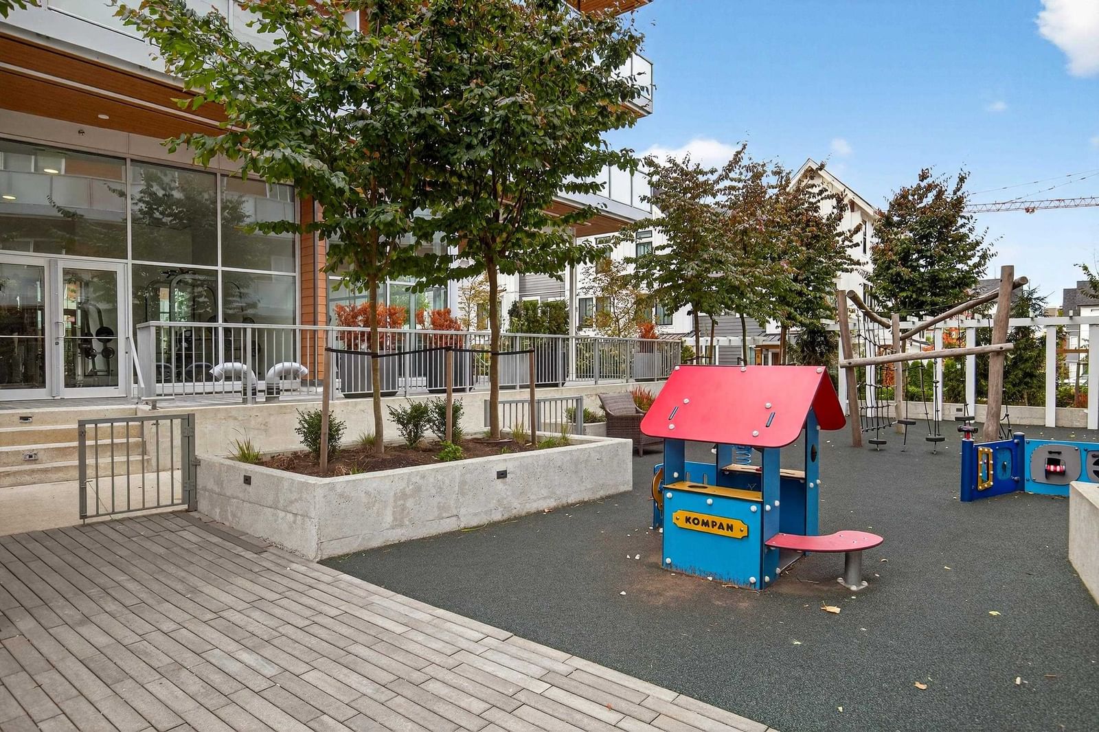 Listing Image 4