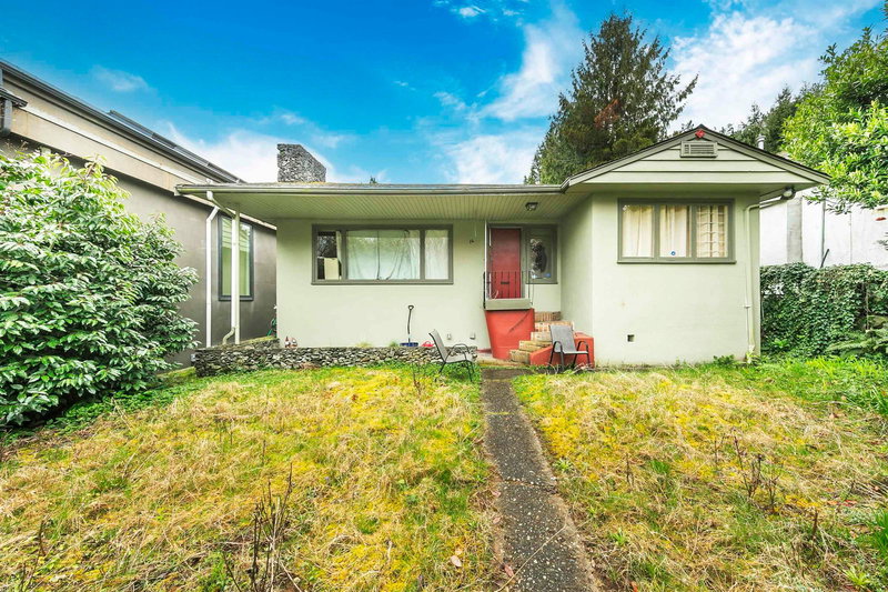 14 37th Avenue W