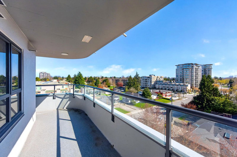 708 - 6611 Cooney Road, Richmond, V6Y 4C5 | Image 2