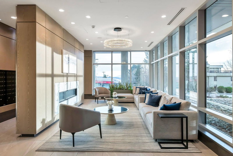 15165 Thrift Avenue #402, Surrey, British Columbia