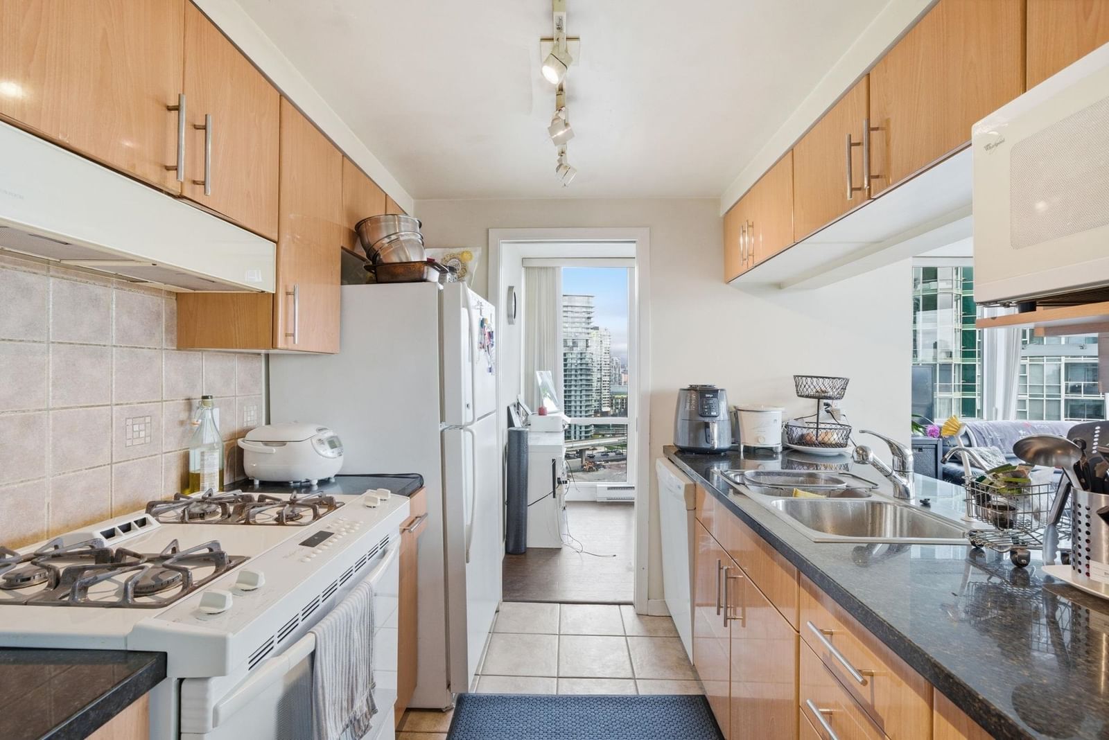 Listing Image 16