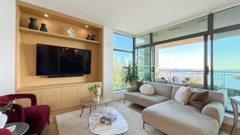 801 - 3315 Cypress Place, West Vancouver, V7S 3J7 | Image 2