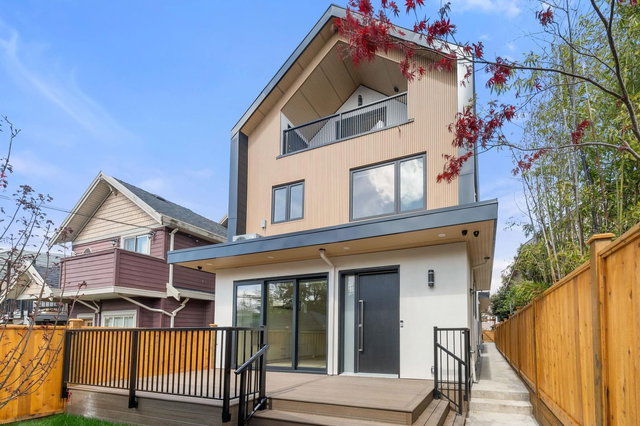 2 - 1582 2nd Avenue E