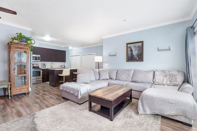 318 - 20460 Douglas Crescent