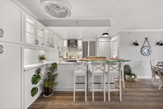 1108 - 1060 Alberni Street