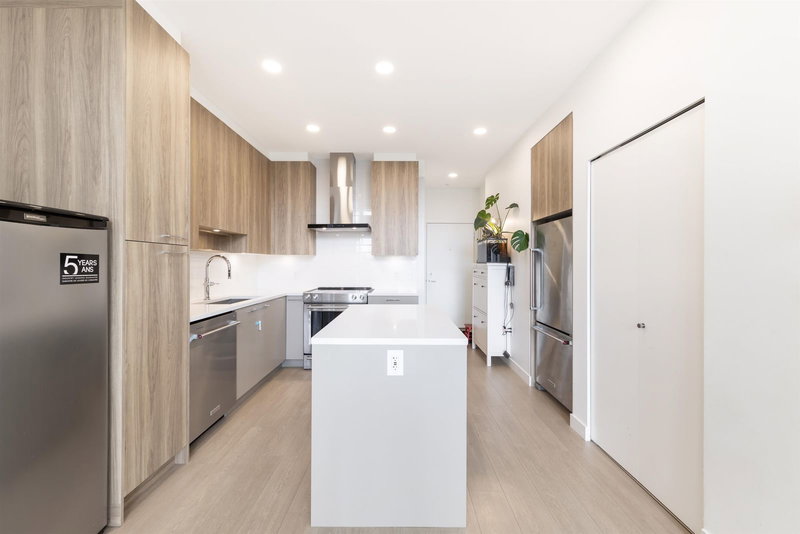 7588 16th Street #607, Burnaby, British Columbia