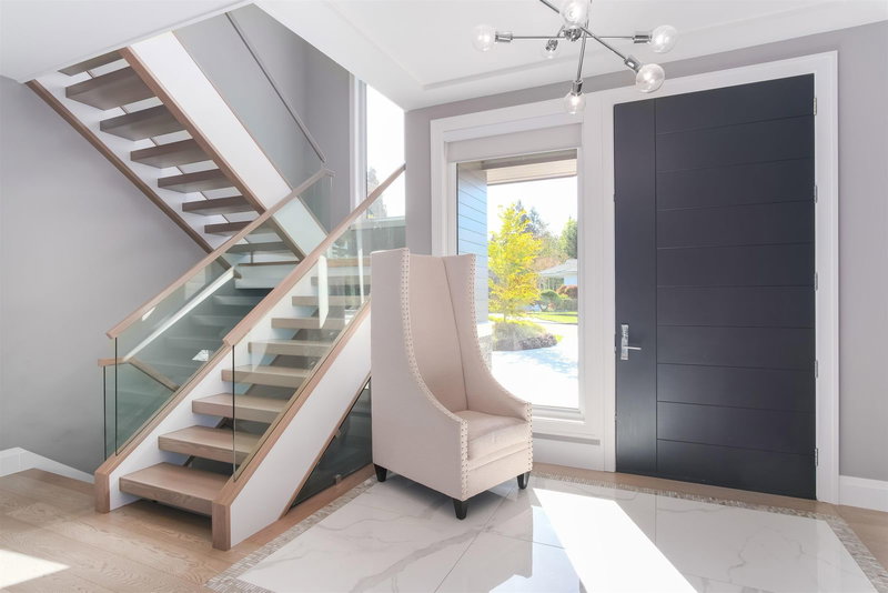 4090 Sunnycrest Drive, North Vancouver, V7R 3E5 | Image 2