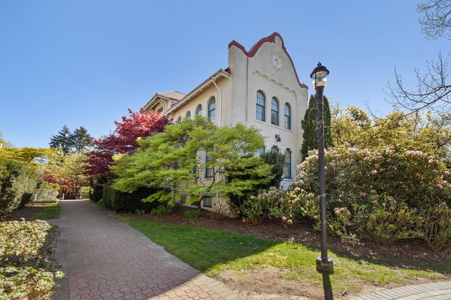 20 - 3428 Adanac Street