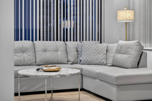 311 - 1010 Howe Street