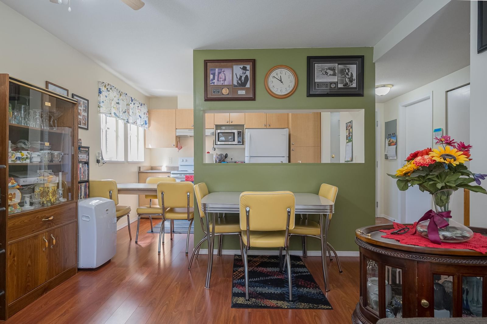 Listing Image 10