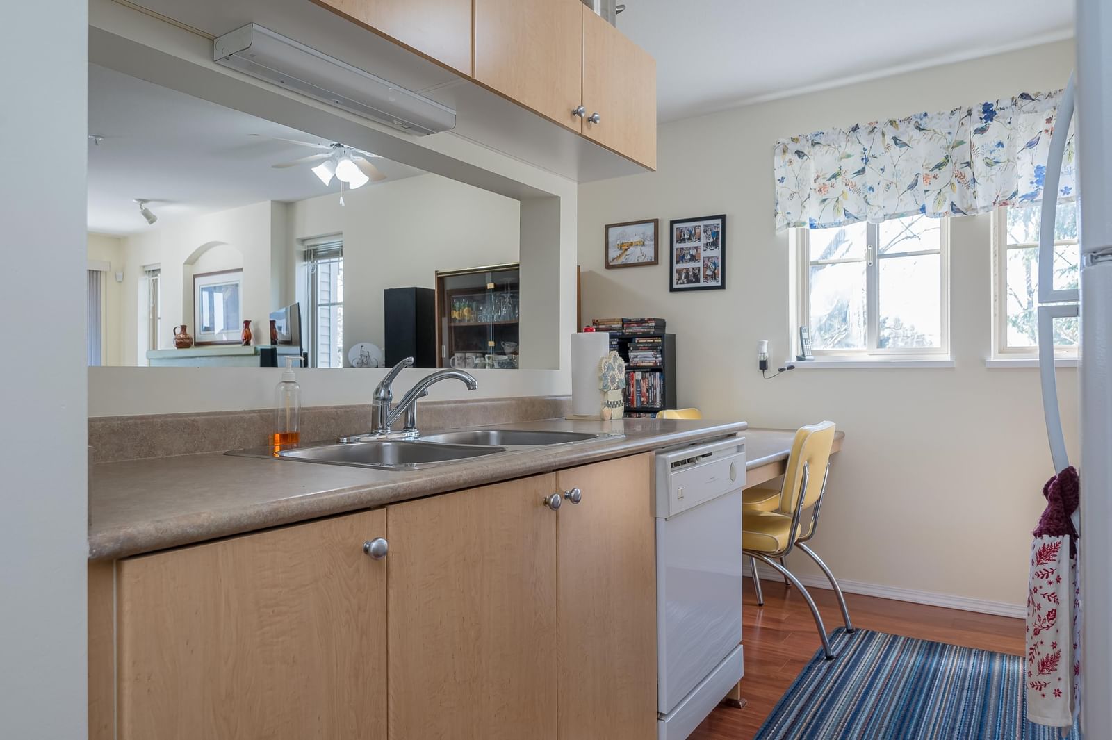 Listing Image 6