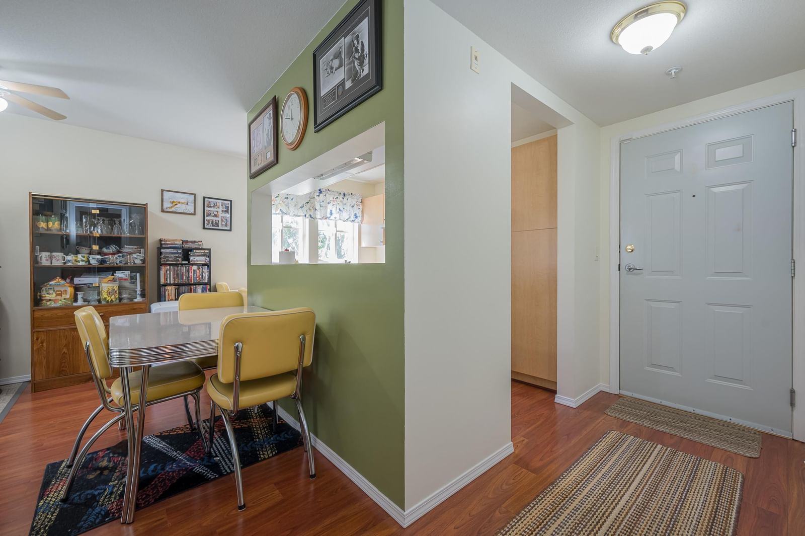 Listing Image 8