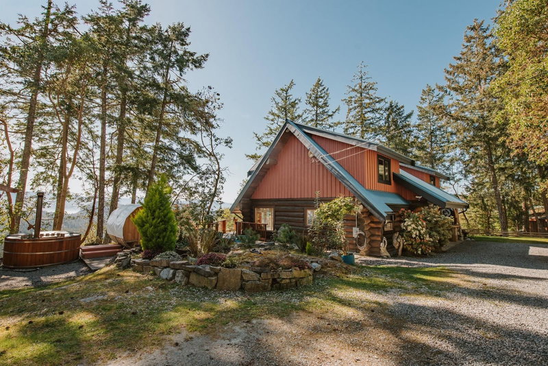 14140 Mixal Heights Road, Pender Harbour, British Columbia