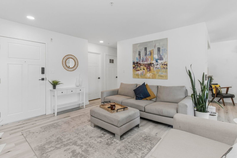 406 - 1212 Main Street, Squamish, V8B 0S1 | Image 3