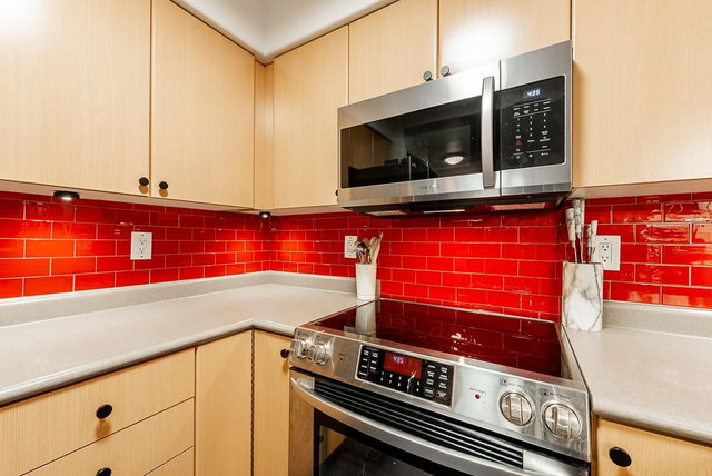 706 - 680 Clarkson Street