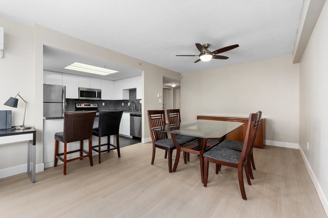 2001 - 1088 Quebec Street