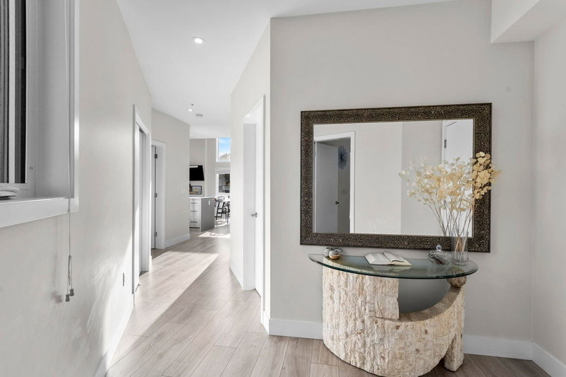 401 - 45500 Market Way, Chilliwack, V2R 6G5 | Image 2