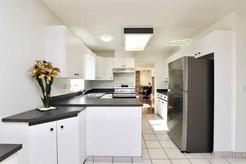 93 Warrick Street, Coquitlam, V3K 5L3 | Image 2