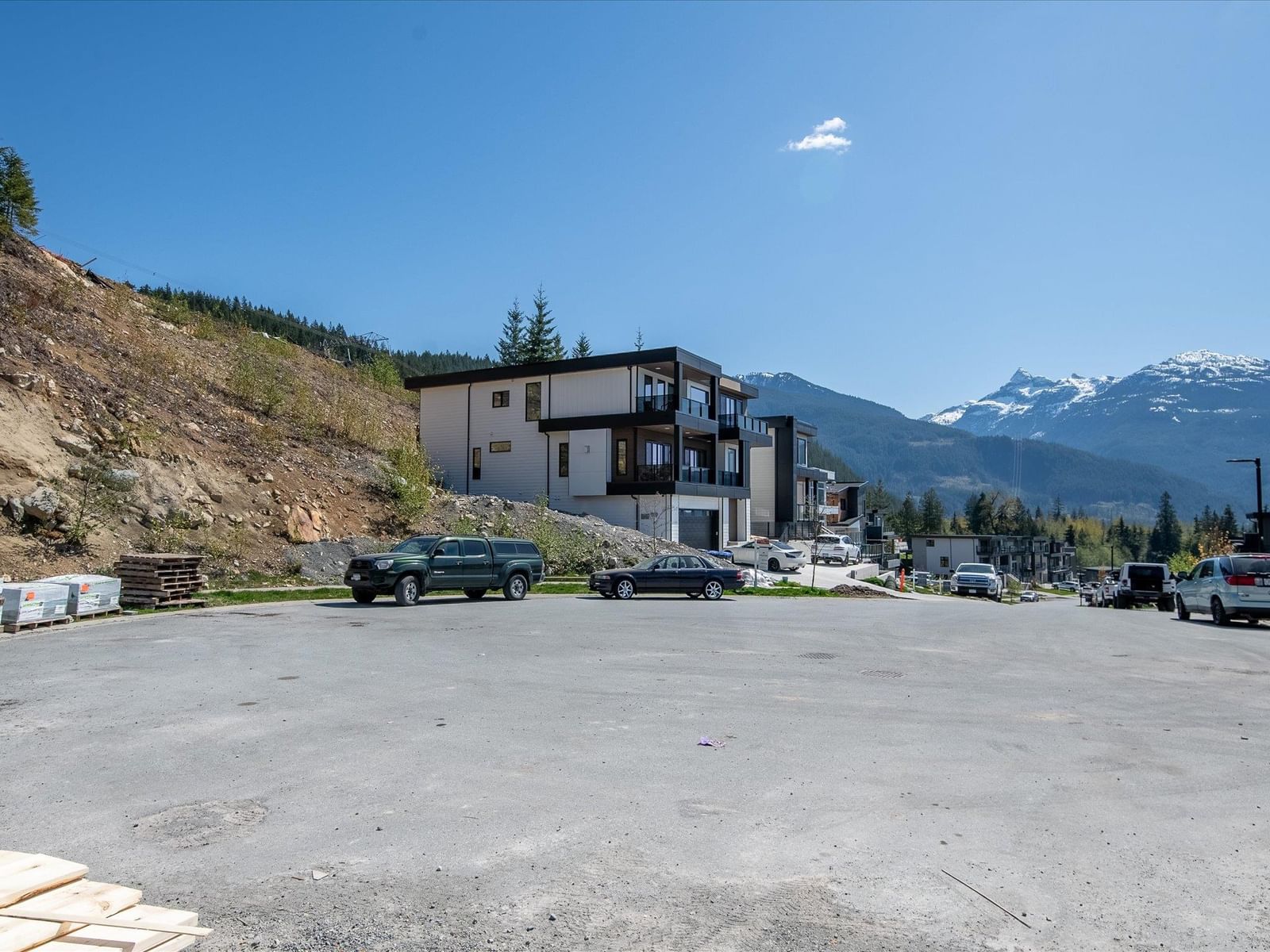 Listing Image 19