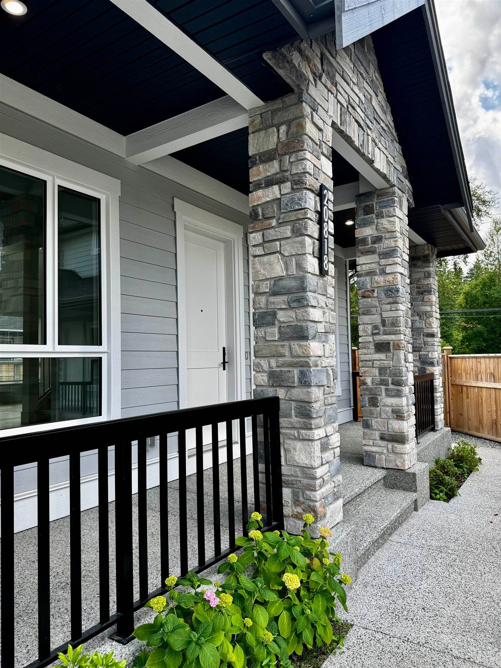 Listing Image 8